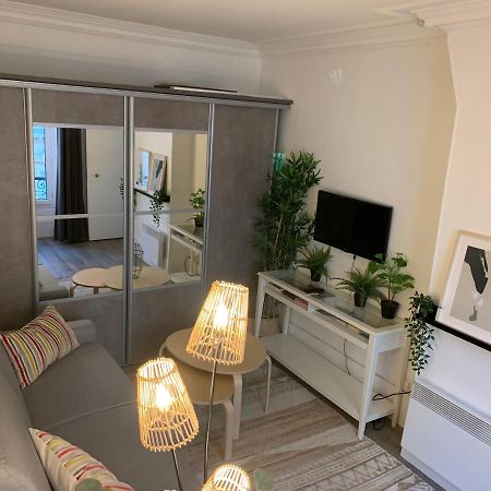 Studio Moderne Au Coeur De Paris Batignolles Экстерьер фото