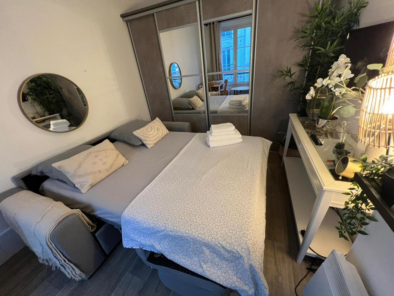 Studio Moderne Au Coeur De Paris Batignolles Экстерьер фото